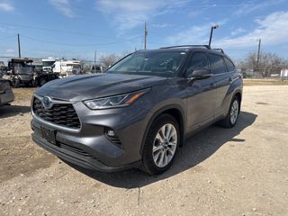 2022 Toyota Highlander Hybrid Limited - Exterior Front Left Corner Image